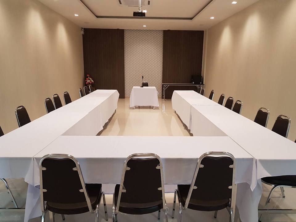 ห้องประชุมให้เช่า ในเชียงใหม่ ราคาถูก พร้อมที่จอดรถ conference room for rent in chiang mai